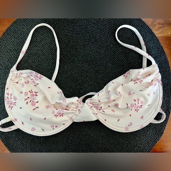 Frankie’s Bikinis Maggie Sweet Rose Top - Picture 1 of 7